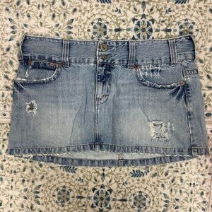 Y2K American Eagle Light Wash Distressed Denim Mini Skirt